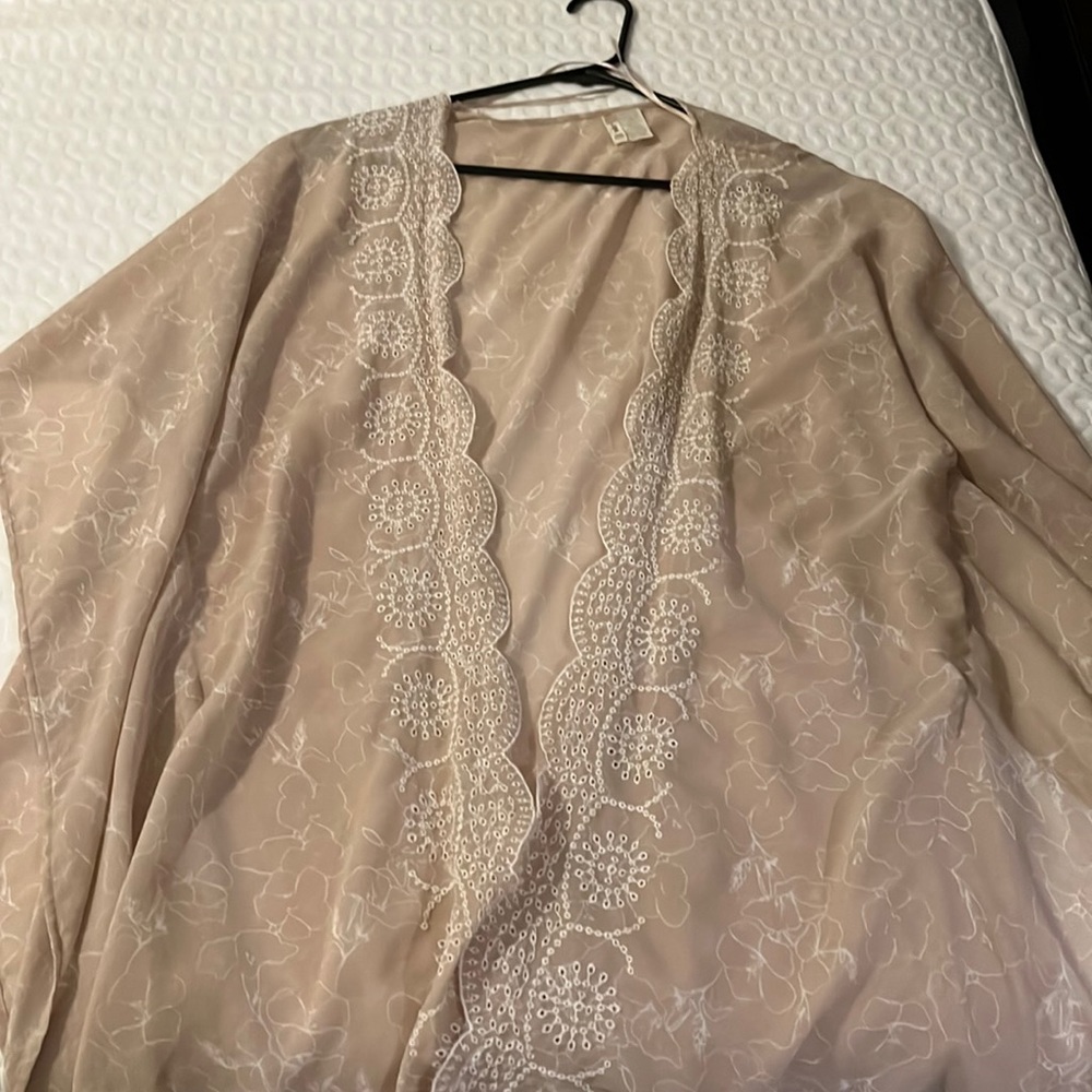 Beautiful kimono, perfect for spring!